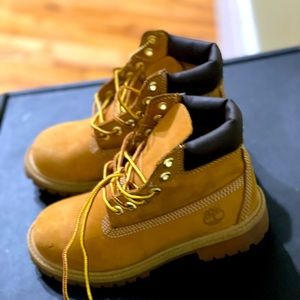 Children’s Timbs size 2.5y